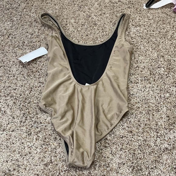 One Piece - Picture 2 of 3